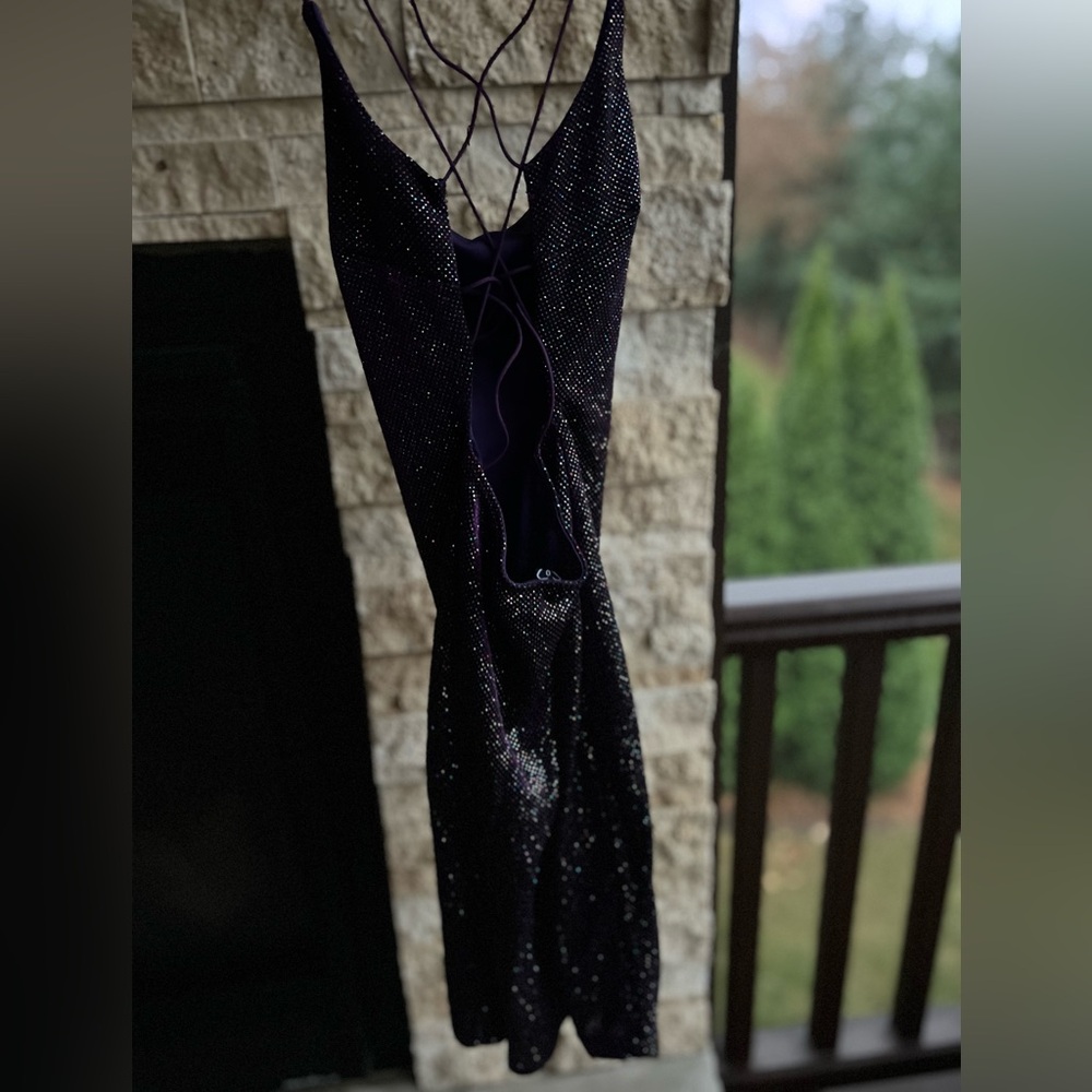 💜💜💜 𝕎𝕀ℕ𝔻𝕊𝕆ℝ Purple Sparkly Dress - Picture 4 of 5
